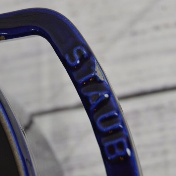 Staub 22 Blue Enameled Dutch Oven 2.6L NO LID GUC READ - Picture 5 of 13